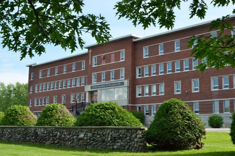 La direction de l'école secondaire de Bromptonville réagi avec un communiqué